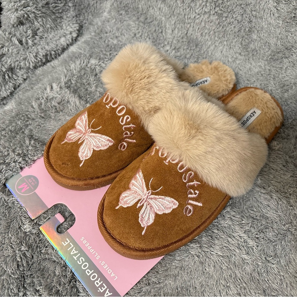 Aeropostale Tan and Gray Slippers